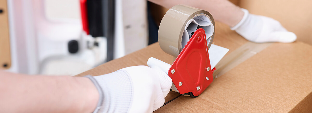 З чого почати брендування упаковки: чому скотч з логотипом – найкращий перший крок